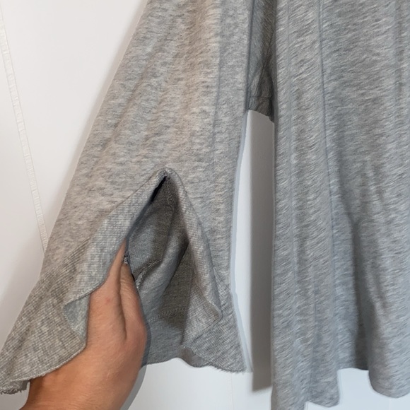 Lisa Rinna Flutter Sleeve Top Size XL - Picture 5 of 12